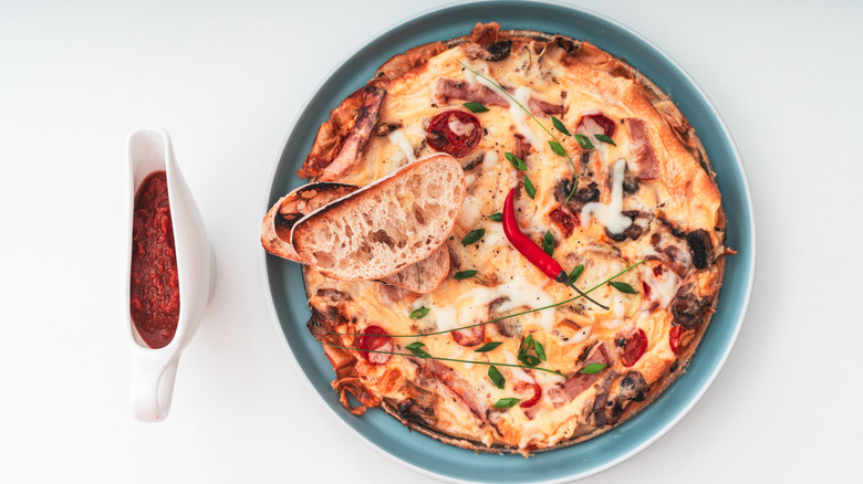 Frittata-like dish with ham and peppers