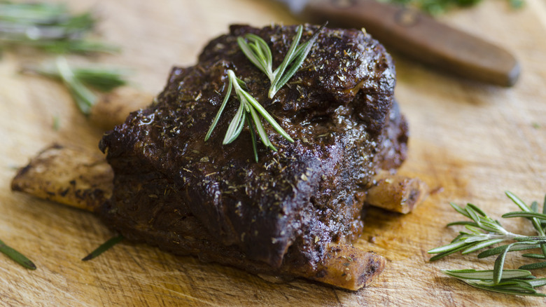 Beef short ribs with rosemary