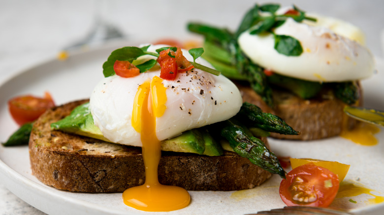 poached egg on toast