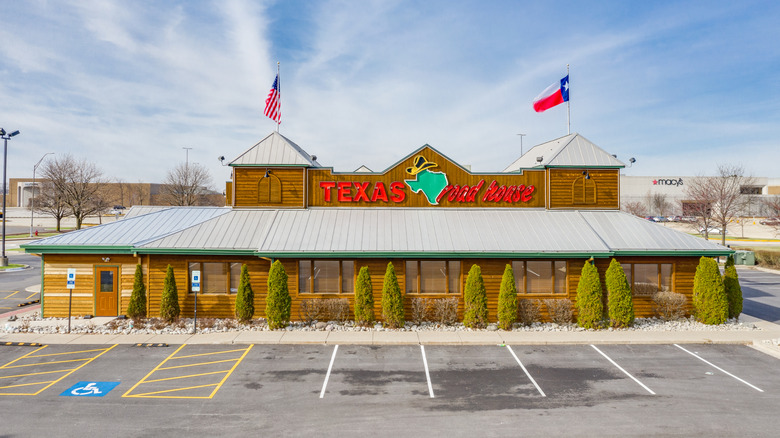 Exterior of a Texas Roadhouse