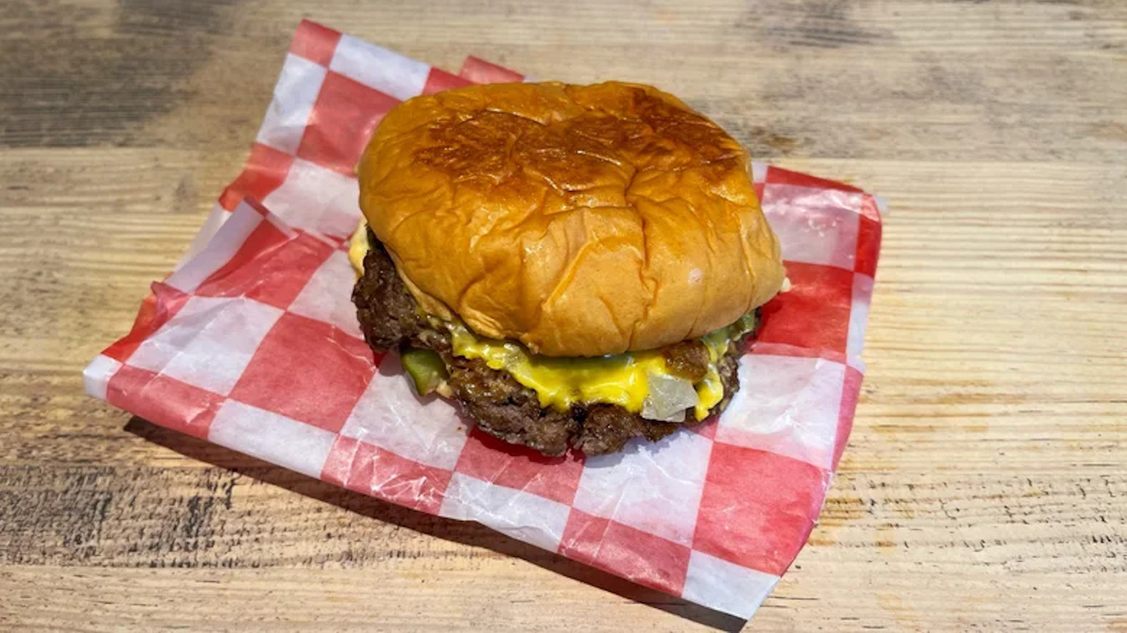 The Best Chain Restaurant Smash Burger Comes From This New York City Brand - Chowhound