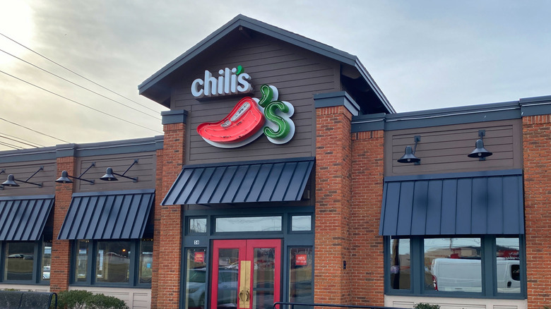 An exterior of a Chili's store