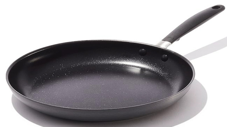 pan with beans and lemon