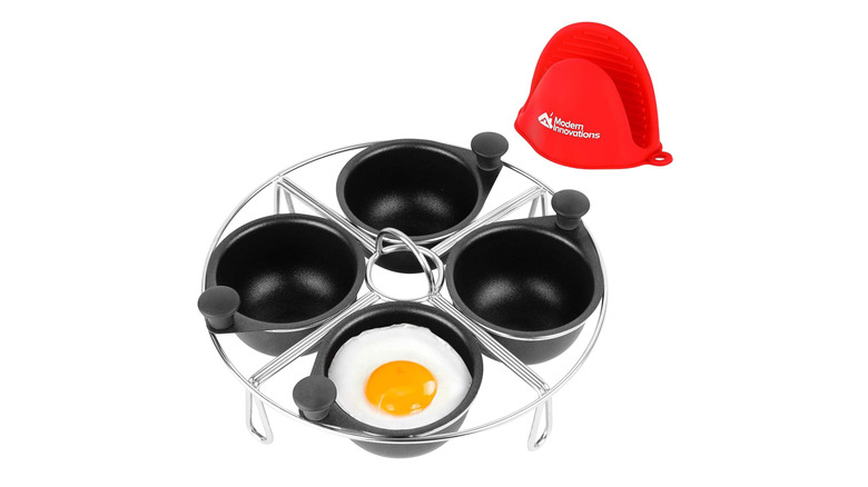 egg poacher tray with four cups an egg and oven mitt
