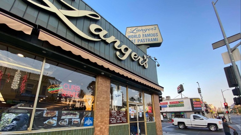 Exterior of Langer's Delicatessen-Restaurant