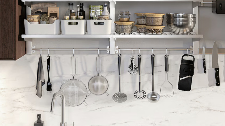 Hanging rack in kitchen