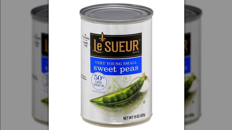 Can of Le Sueur Very Young Small Sweet Peas with 50% Less Sodium on a white background