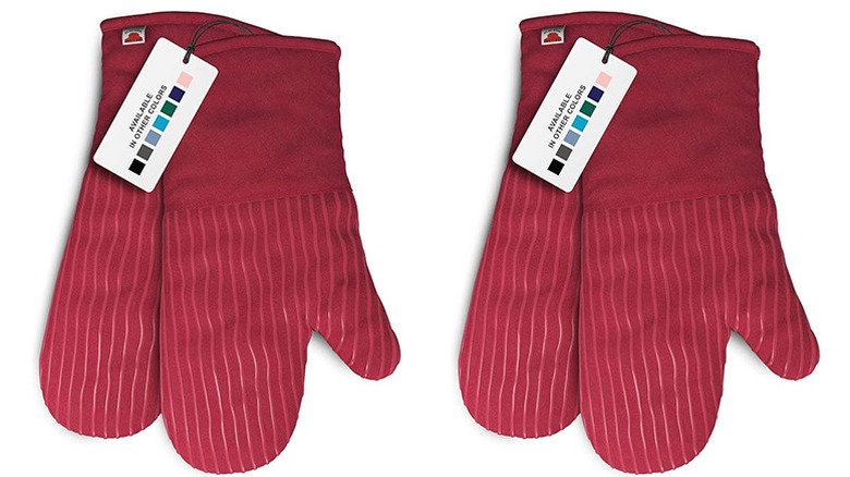 Two pairs of Big Red House oven mitts