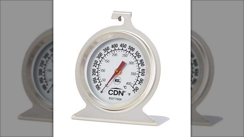 A CDN ProAccurate High Heat Oven Thermometer