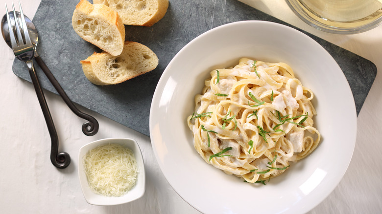 Pasta with cream sauce