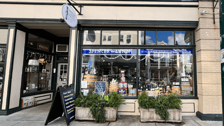 Storefront of Spencer & Lynn