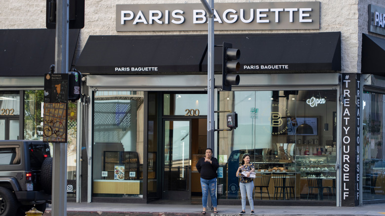 Paris Baguette exterior