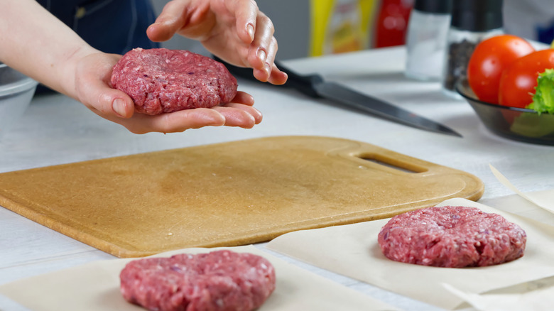 Forming burger patties