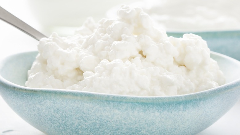 Cottage cheese in a bowl.