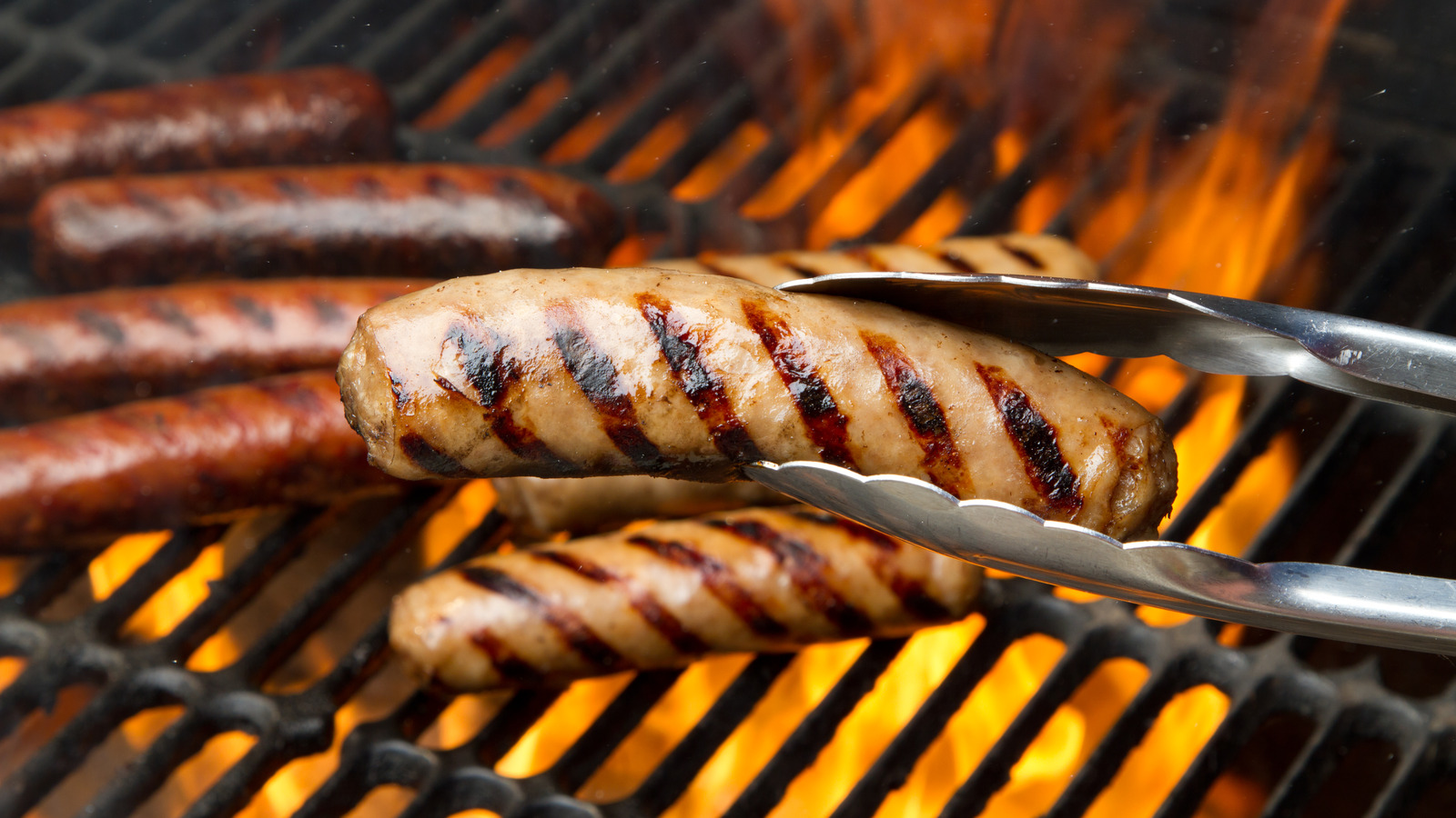 Bratwurst Vs Hot Dog The History, Flavor, And Texture Explained