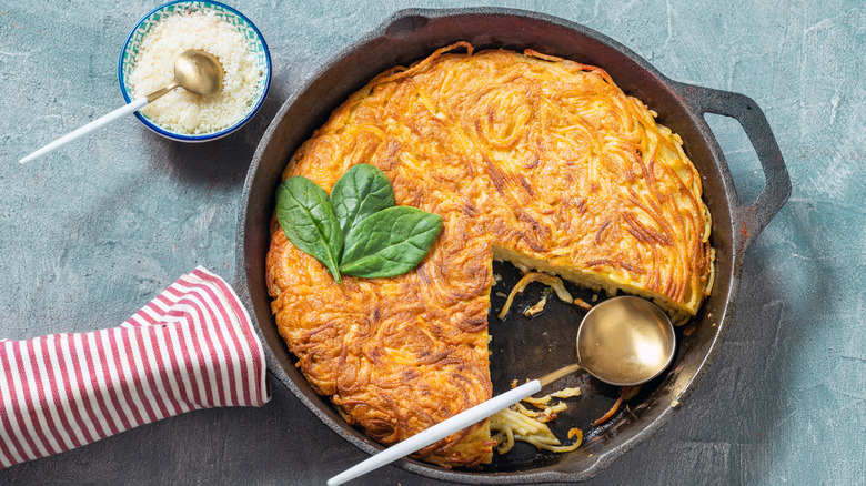 Breakfast spaghetti in a pan