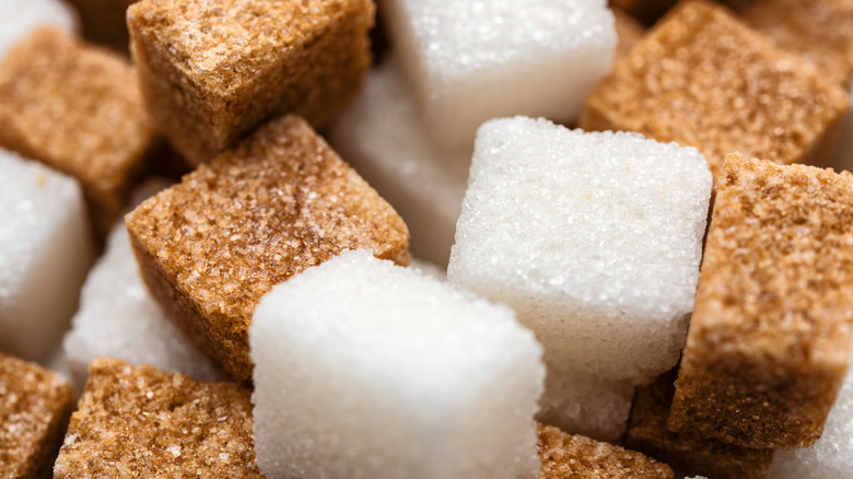 cubes of white and brown sugar
