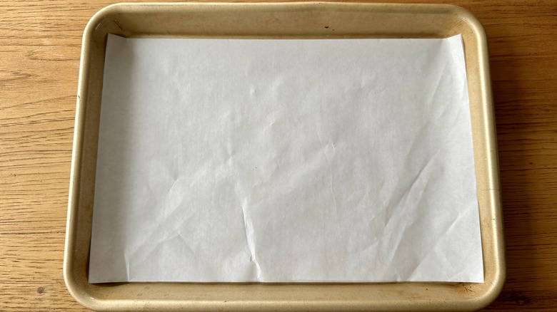 Line baking sheet