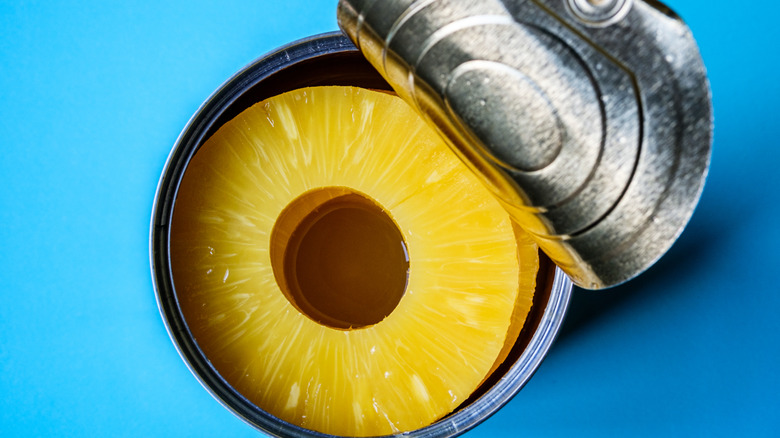 Can of pineapple