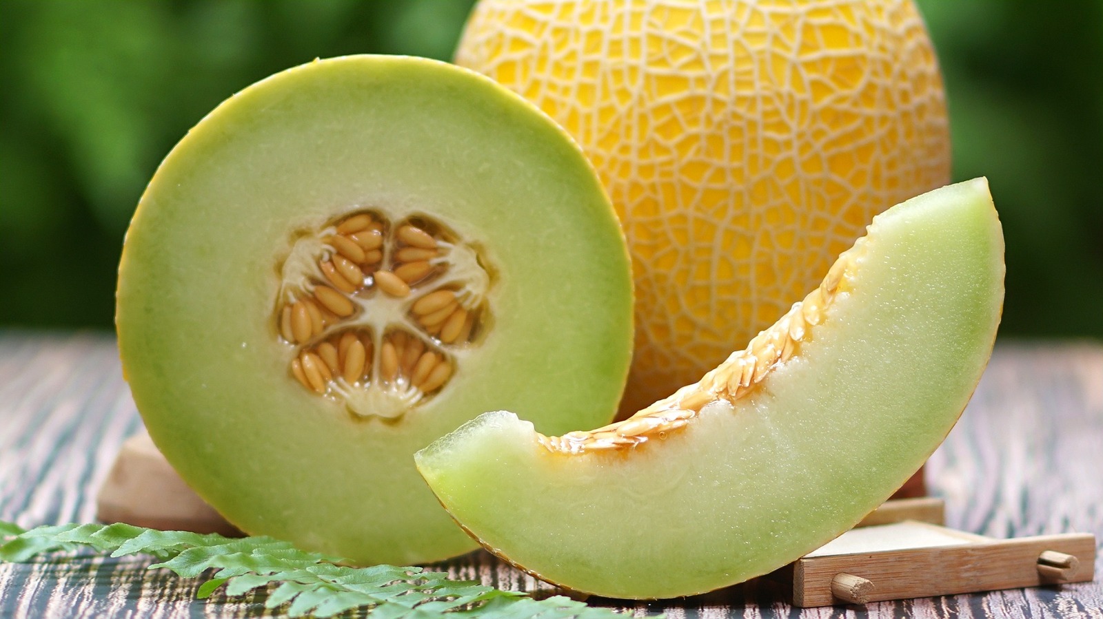 Liebhaber von Cantaloupe- und Honigmelonen sollten diese Melone probieren