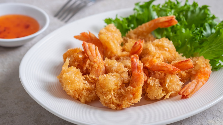 A plate of tempura fried shrimp