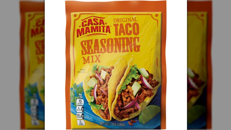 Packet of Casa Mamita Taco Seasoning Mix on a white background.