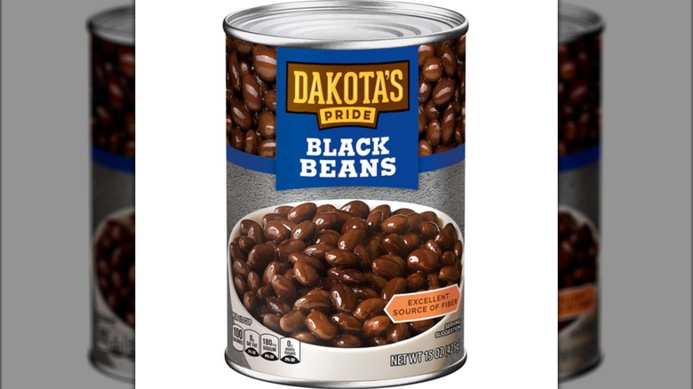 Can of Dakota's Pride Black Beans on a white background.