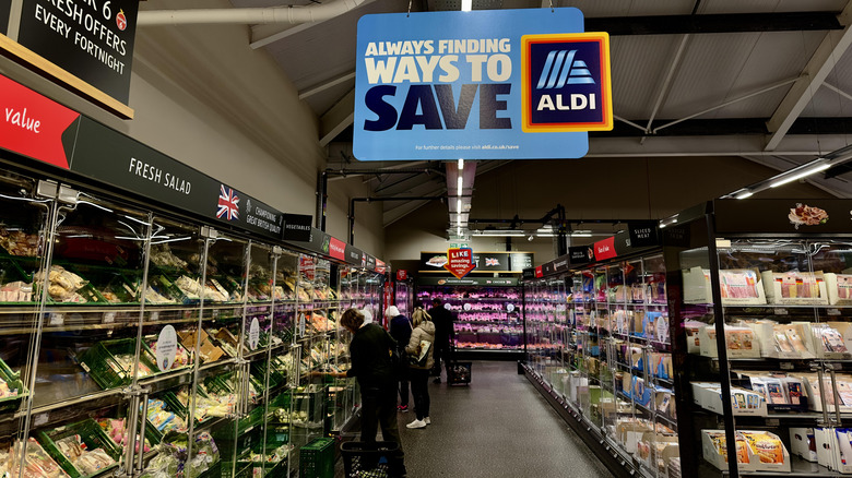 Aisle of an Aldi grocery store.