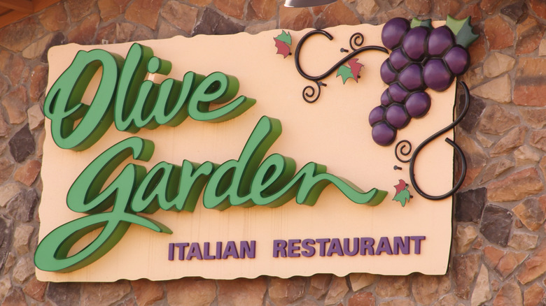 An Olive Garden storefront sign