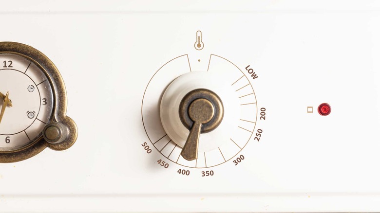 Oven knob tured to 400 F
