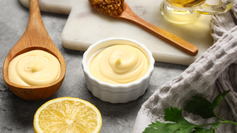 Ramekin of mayonnaise, mustard, lemon mix.