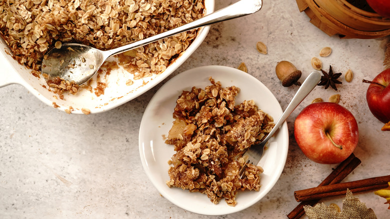 Apple crisp dish and bowl