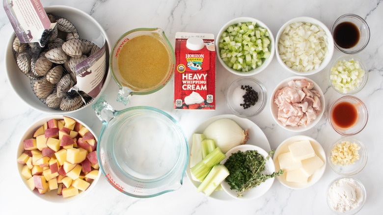 ingredients for making clam chowder