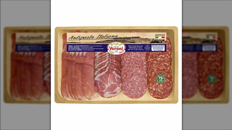 Packet containing a variety of selected cured meats by Veroni.