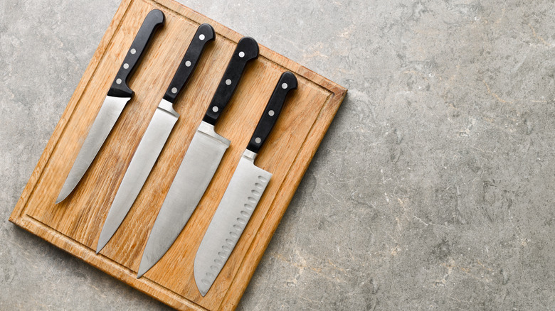 Kitchen knife set on counter