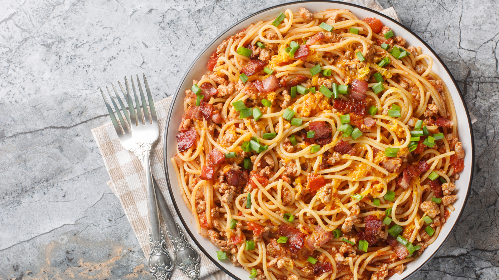 Cowboy-Spaghetti sind eine cremige, käsige Variante klassischer Pasta