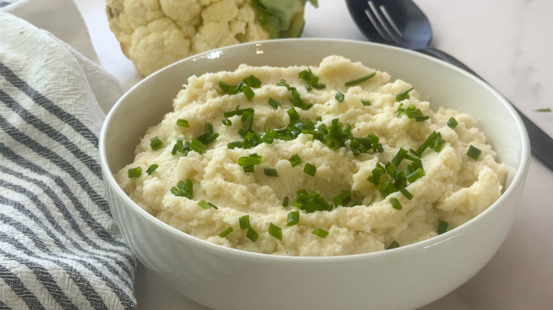 close up of cauliflower mash with chives