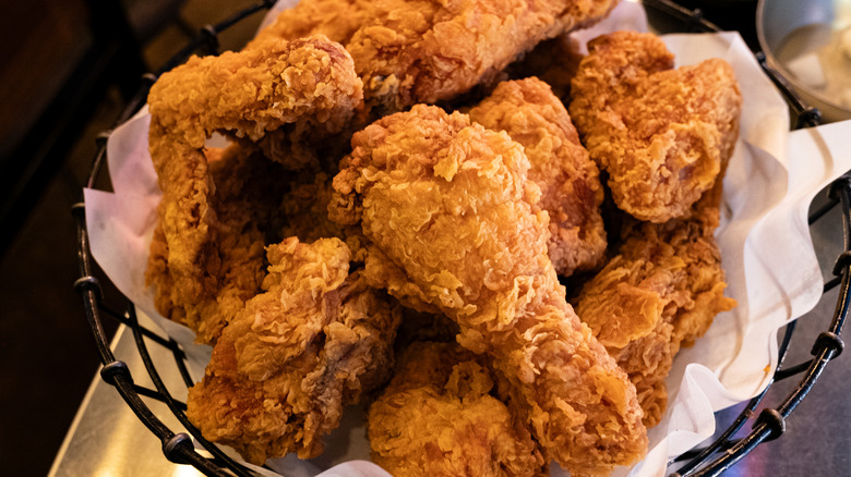 Bowl of crispy fried chicken pieces