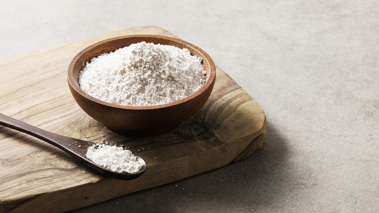 Cornstarch in a bowl with a spoon