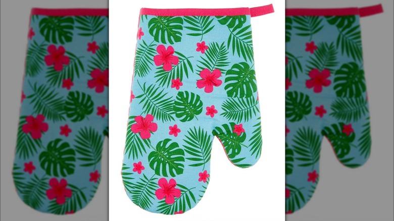 Margaritaville printed oven mitt