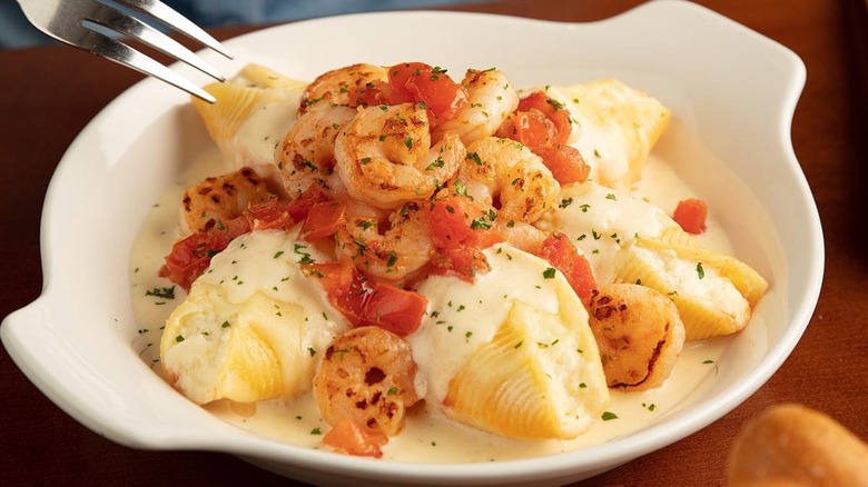 A bowl of Giant Stuffed Shells at Olive Garden