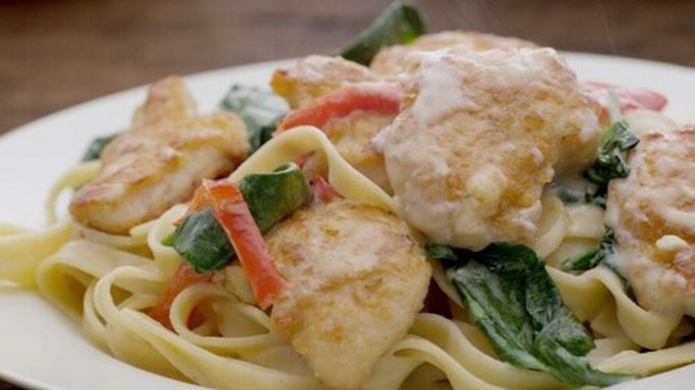 A plate of Tuscan Garlic Chicken at Olive Garden
