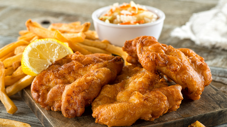Fried fish with chips and lemon