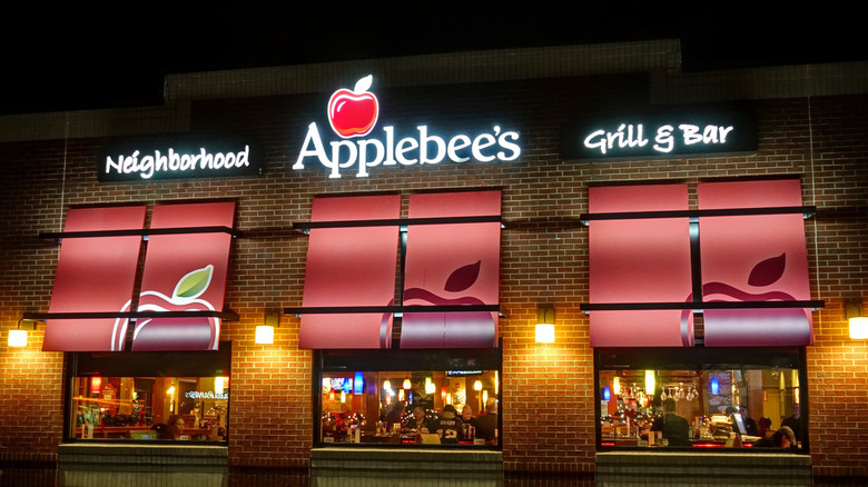Applebee's Grill & Bar exterior lit up at night