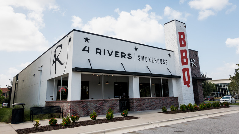 4 Rivers Smokehouse building exterior.