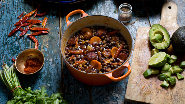 Chili with avocados on the side