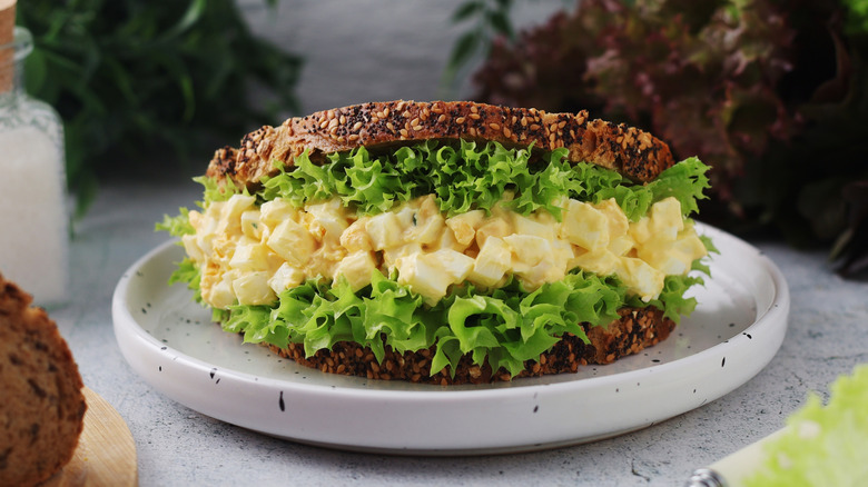 A sandwich served with egg salad