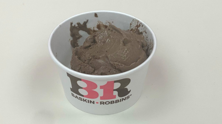 A cup of Baskin-Robbins peanut butter 'n chocolate ice cream