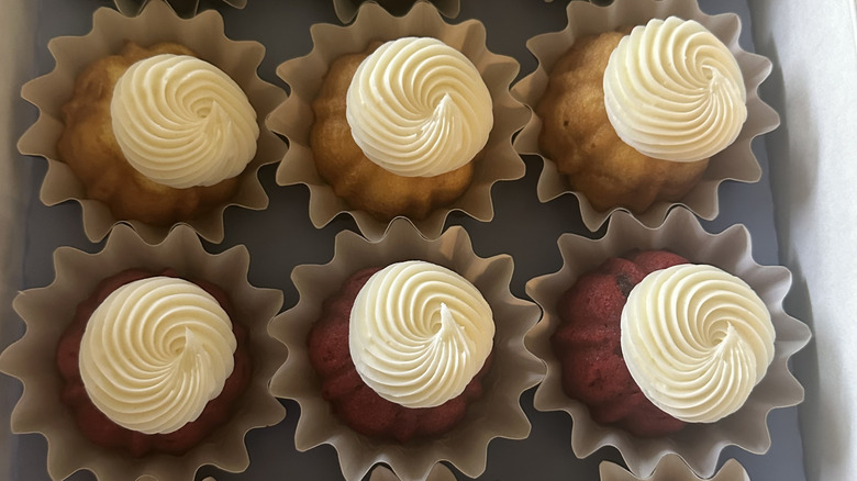 A box of Nothing Bundt Cakes bundtinis