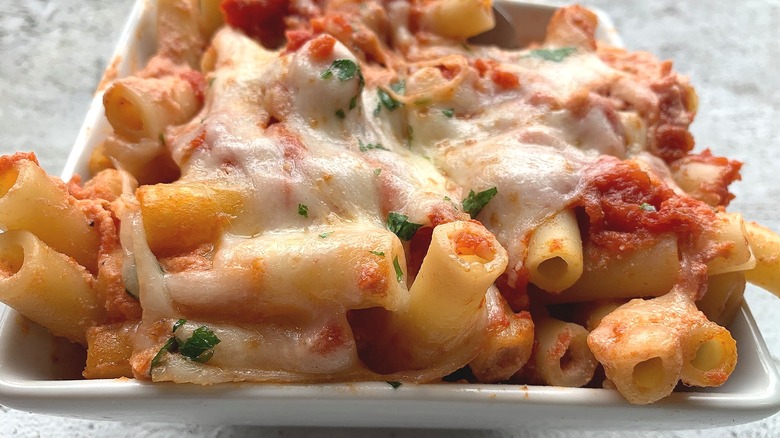 Baked ziti pasta in bowl